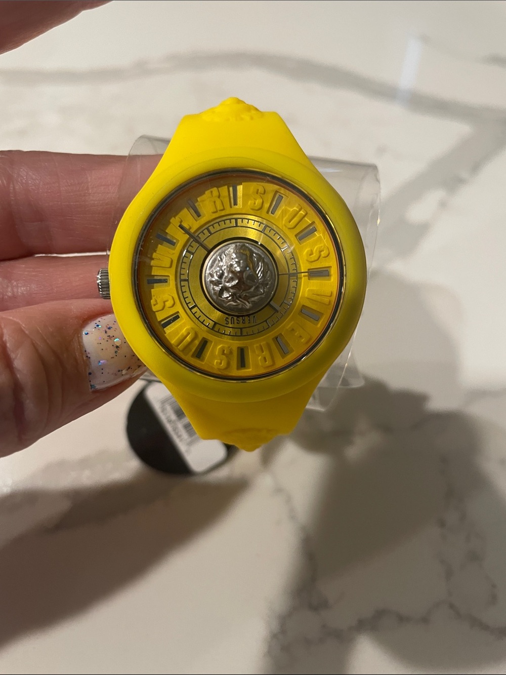 Versus Versace Unisex Yellow Silicone Lion Watch and Coin Pouch Set - Picture 5 of 9